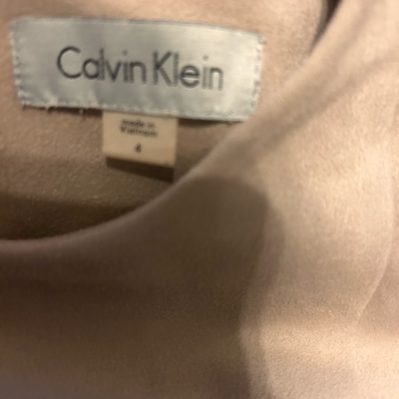 Calvin Klein 4 Elegant sheath midi Beige Sleeveless Dress faux suede/career wear - Picture 2 of 4